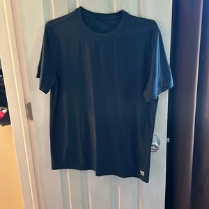 Vuori super soft tee shirt